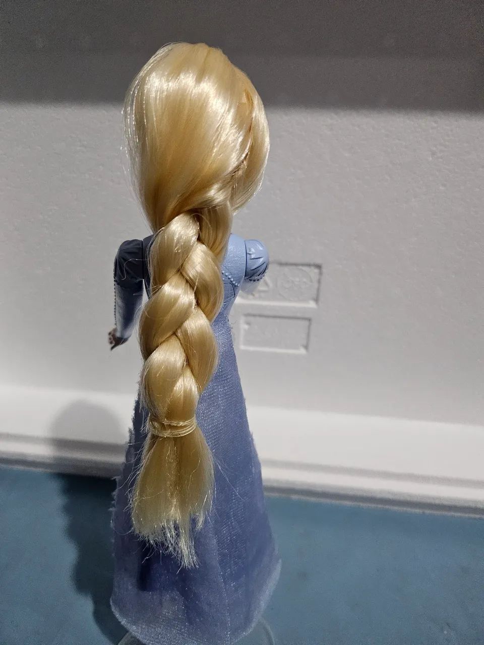 Boneca  princesa Elsa  - Foto 4