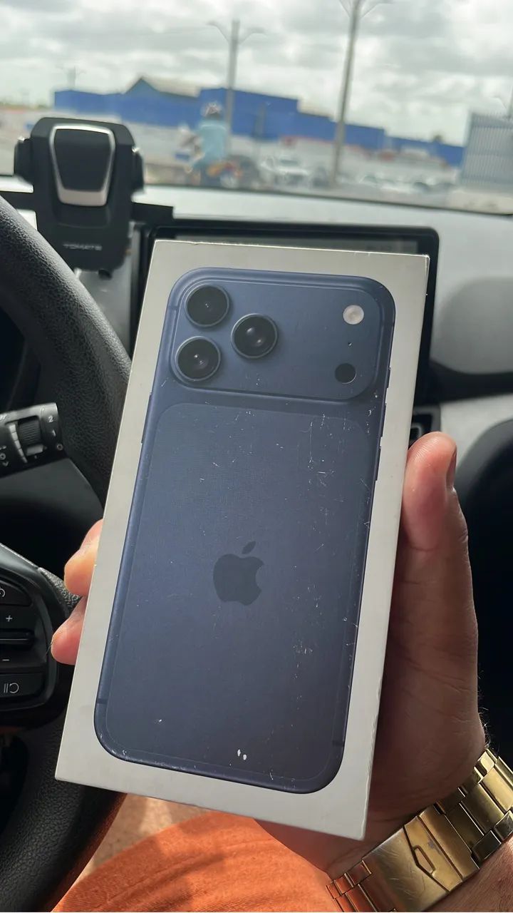 iPhone 17 Pro Max lacrado
