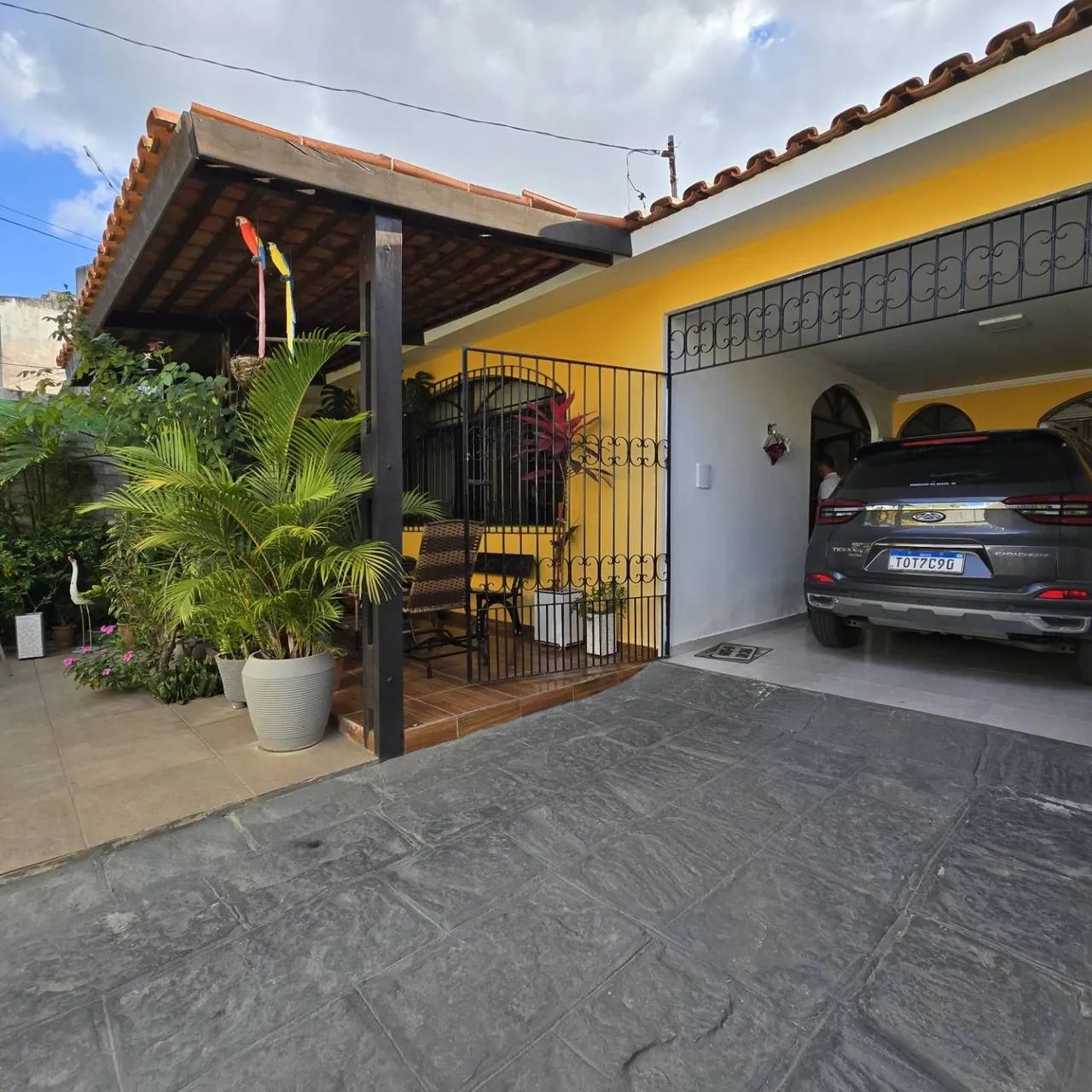 {} VENDO CASA NA MARAMBAIA