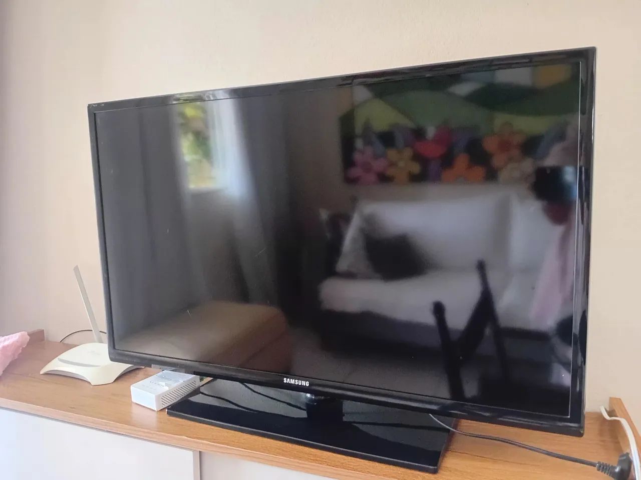 VENDO TV 32 PLG SAMSUNG,  NÃO É SMART  - Foto 2
