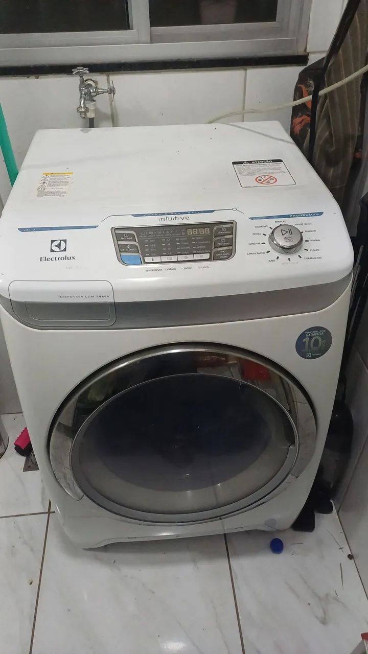 Maquina Electrolux lavar e seca 