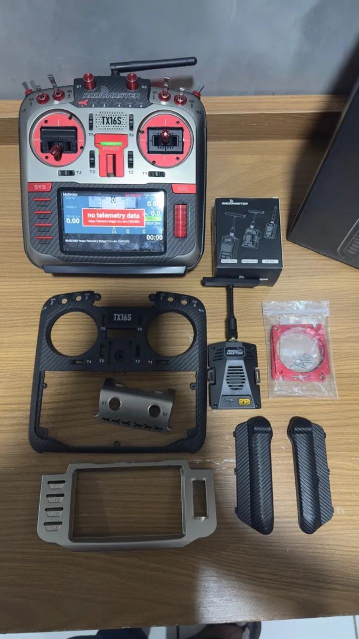 Radiomaster TX16s MKII 4 em 1 e  Expresslrs 1w 