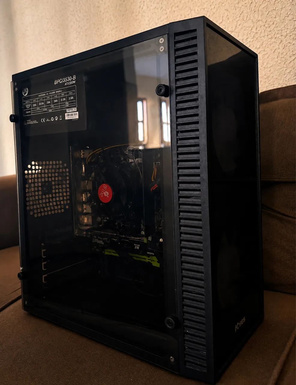 Pc gamer com munitor cabos etc