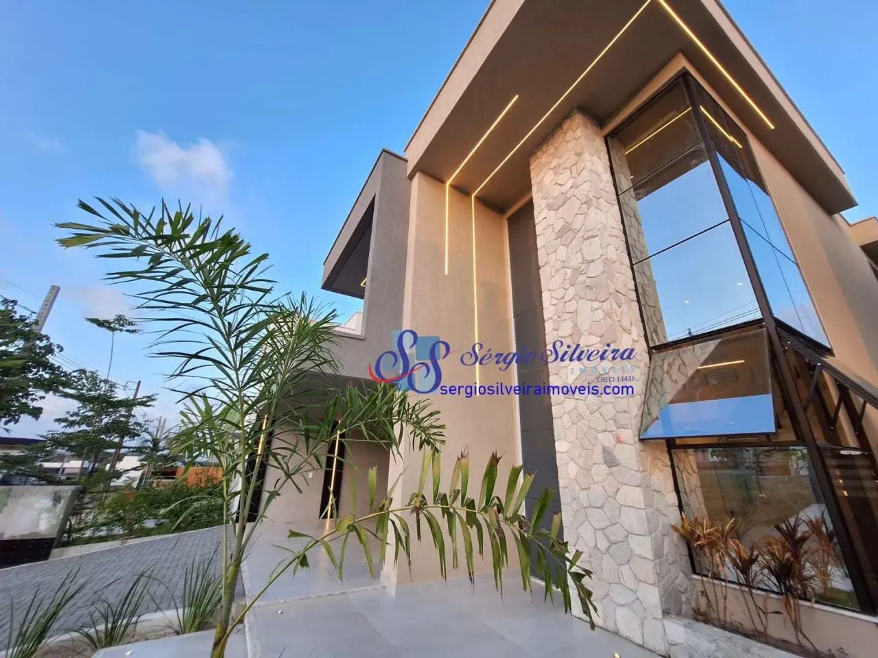 Belíssima casa na Cidade Alpha com 4 suítes - Foto 4