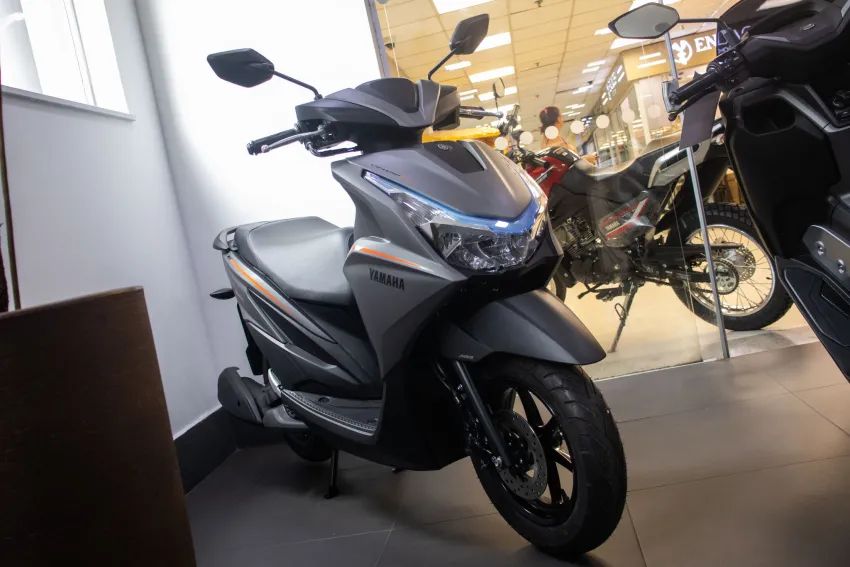 FLUO 125 CONNECTED (Híbrido)