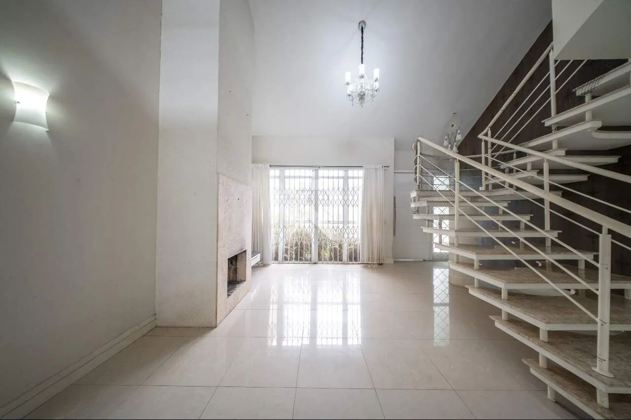 Casa com Amplo Jardim, Piscina e 4 Quartos para Locação, 316 m² - Jardim Social - Curitiba - Foto 8