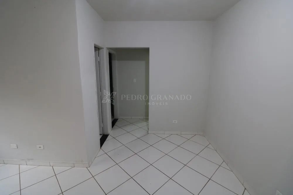 Apartamento 02 Dormitórios - Zona 07 ao lado da UEM - Foto 2