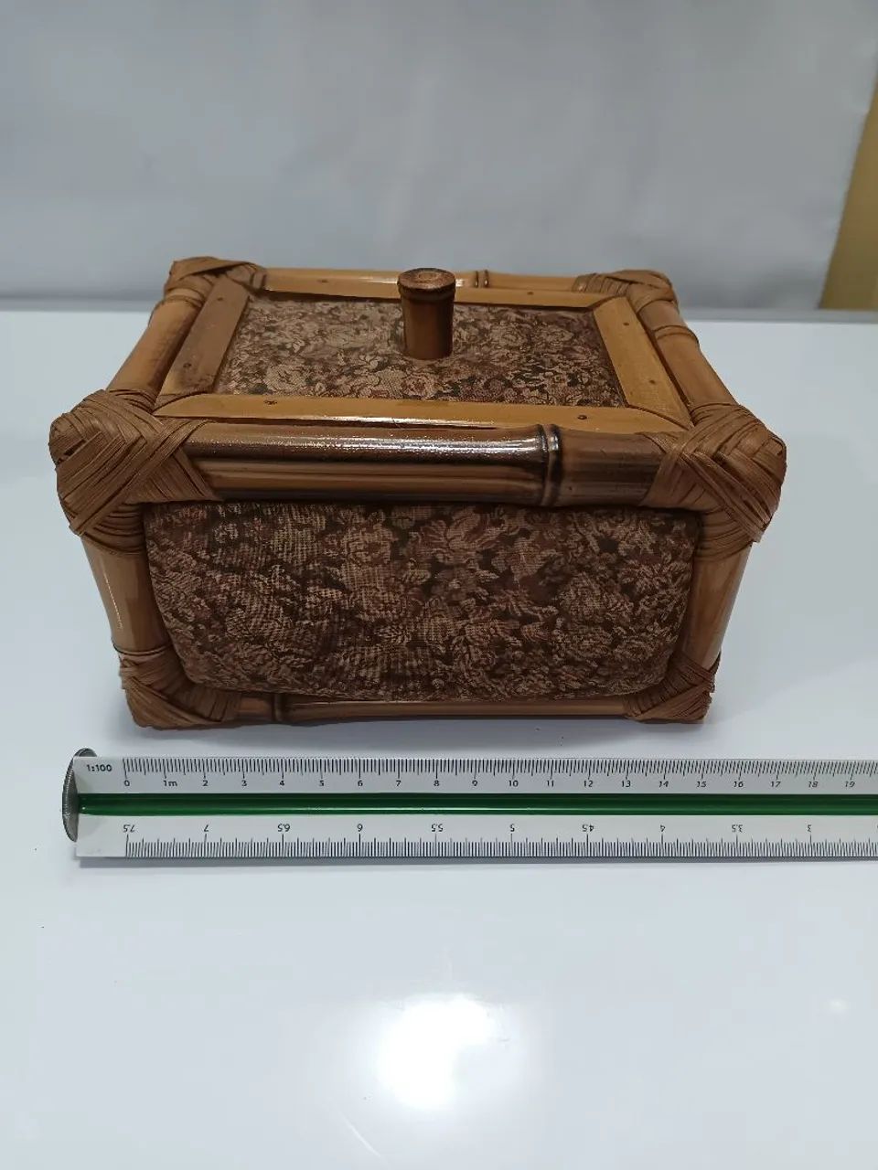 Caixa organizadora de bambu e tecido 