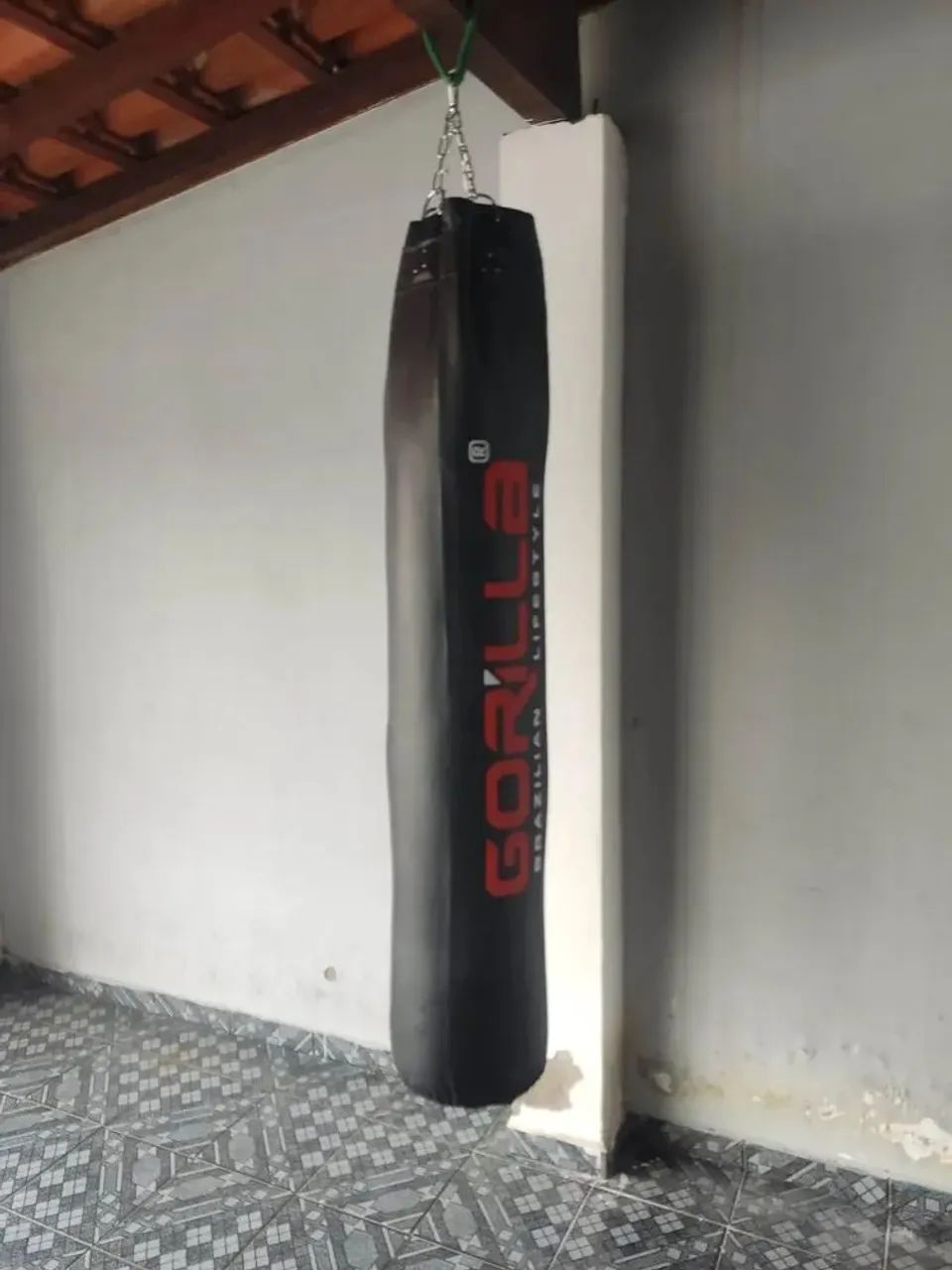 Saco de pancada cheio de 1,60 + suporte de parede de brinde