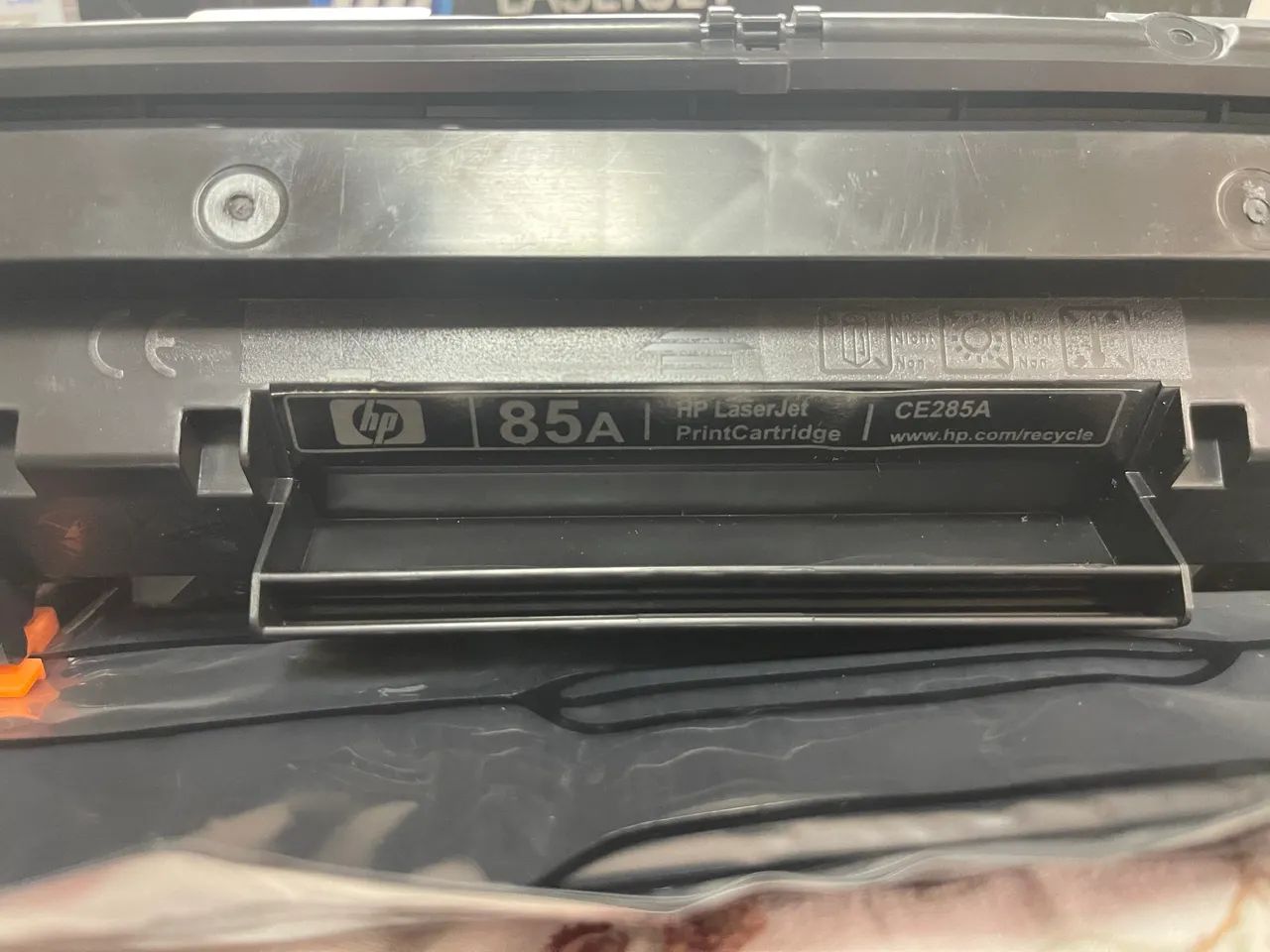 Toner HP 85A com impressão falhando  - Foto 2