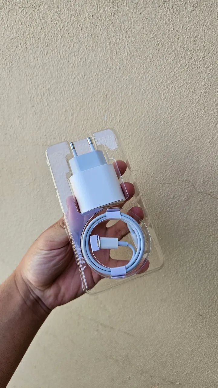 Carregador Apple 20W USB-C + Cabo USB-C para Lightning - Foto 3