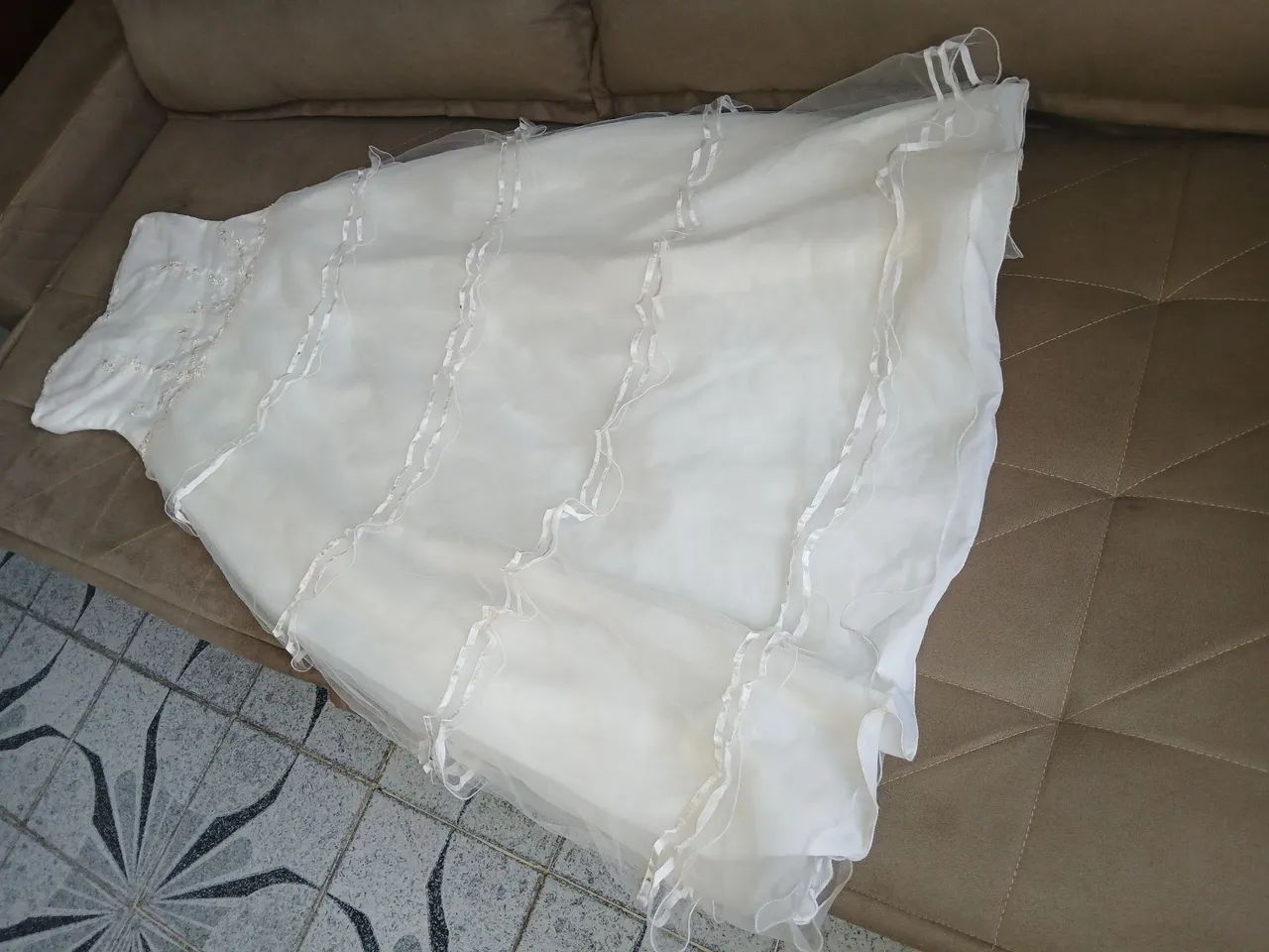 Vestido de noiva ou debutante.