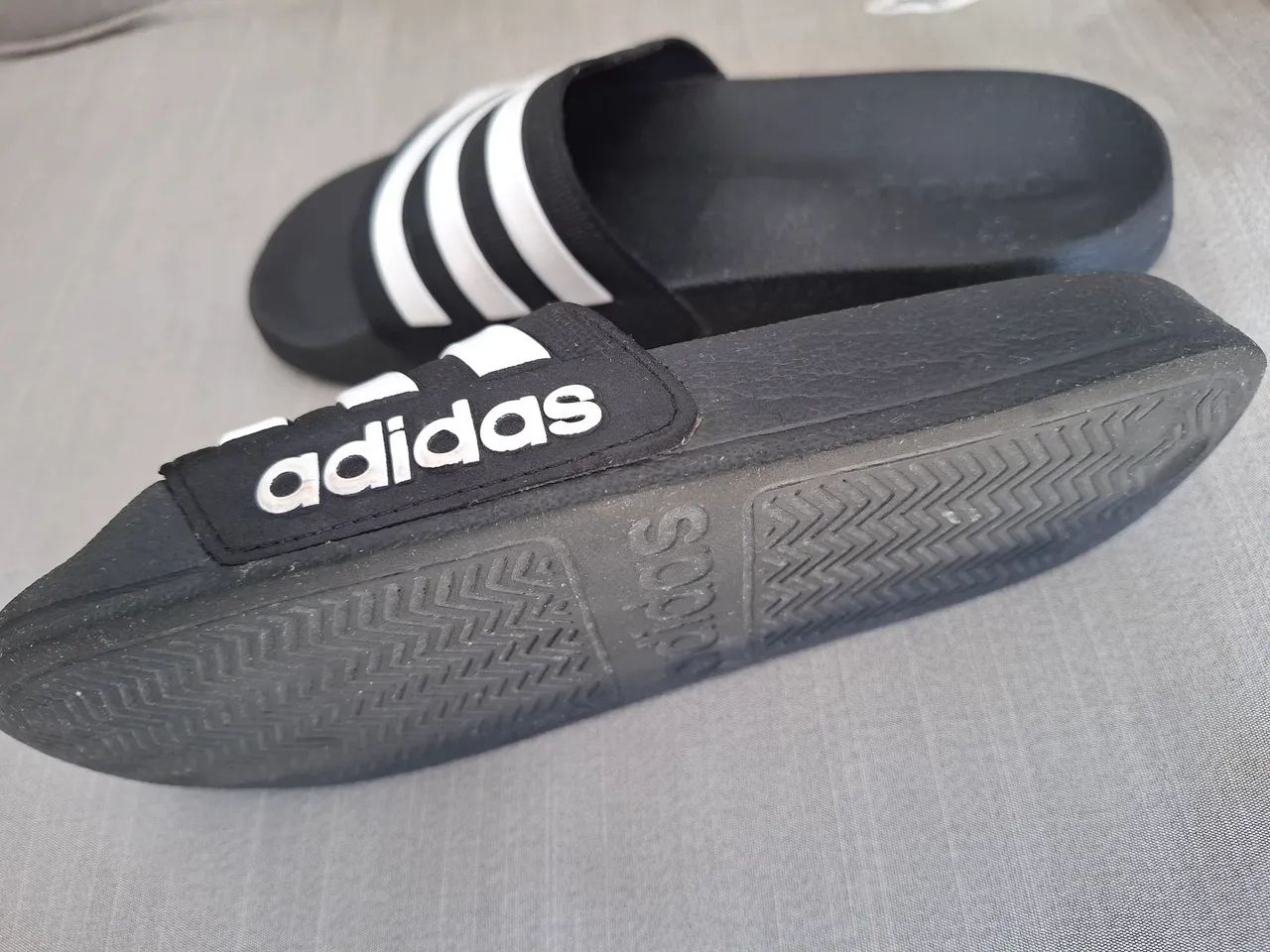 Chinelo adidas infantil 34-35 - Foto 3