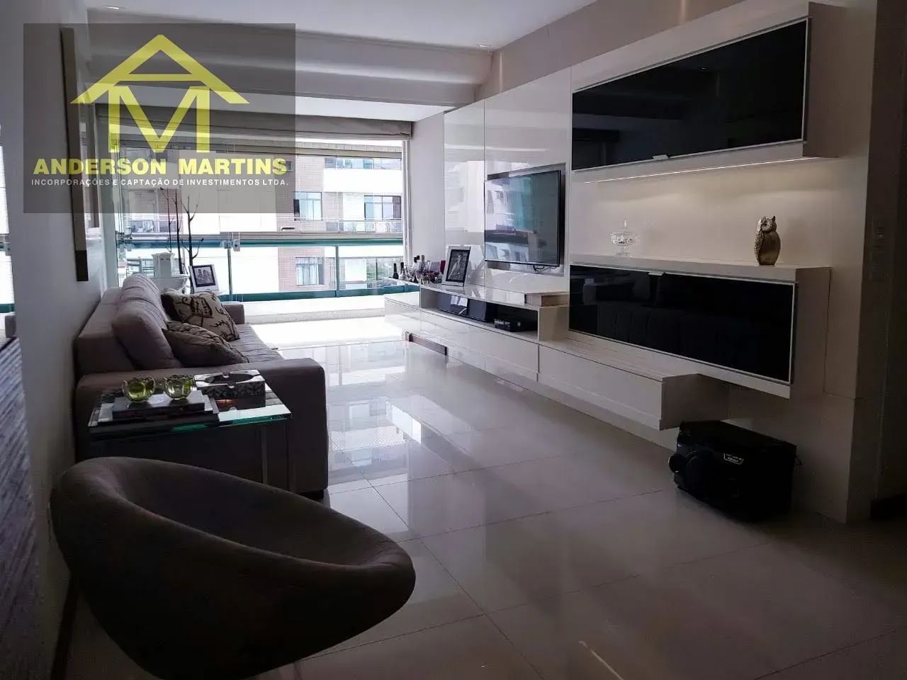 Lindo apartamento com 3 quartos Cód: 14621 R
