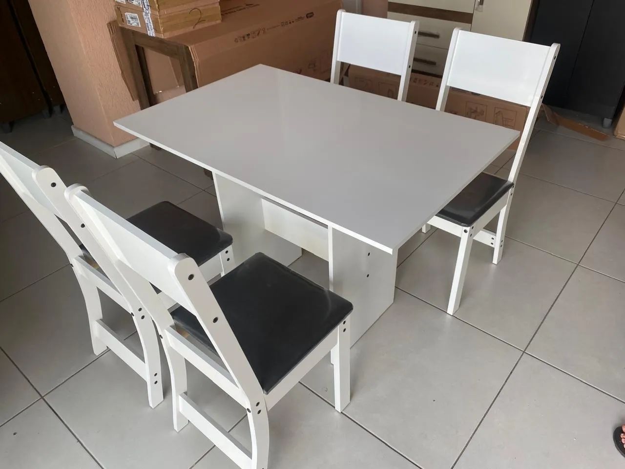 Mesa com 4 cadeiras - entregamos hoje  - Foto 2