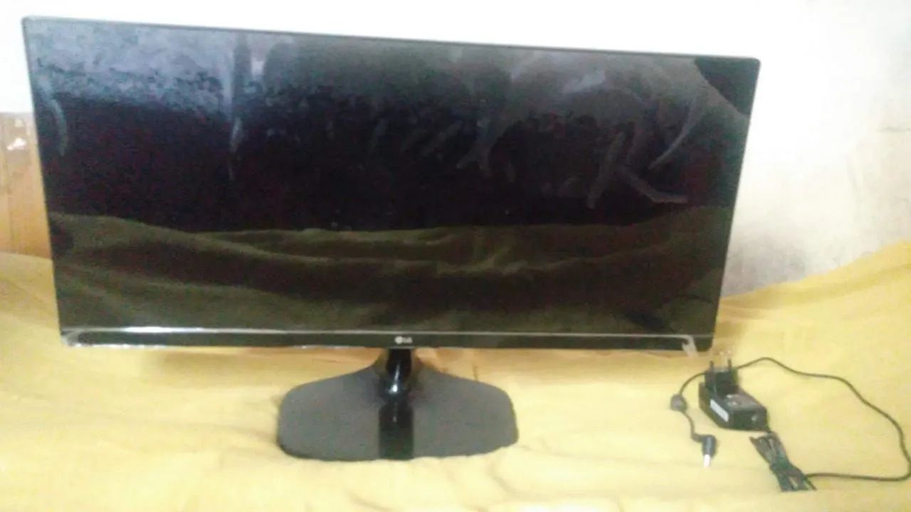 Monitor LG 25" UltraWite?