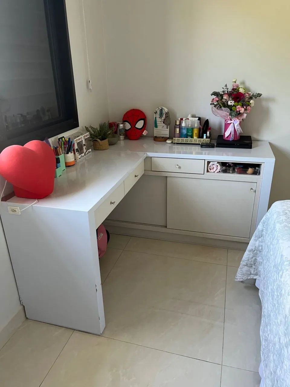 Escrivaninha sob medida