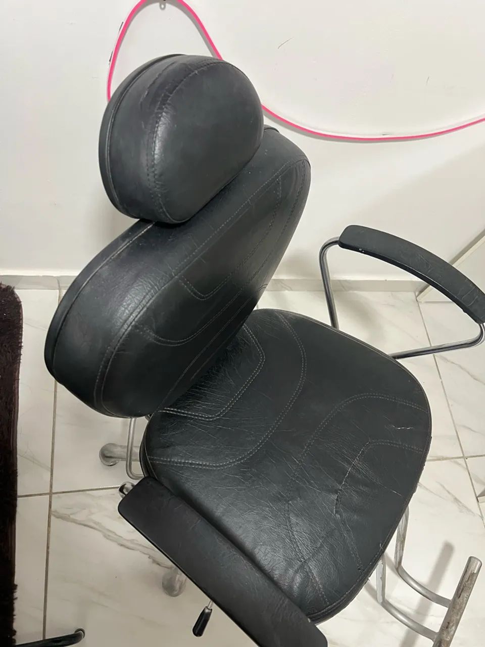 Cadeira de salão e mocho  - Foto 3