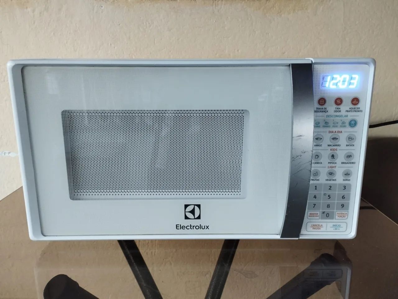 Microondas Electrolux de 20 litros