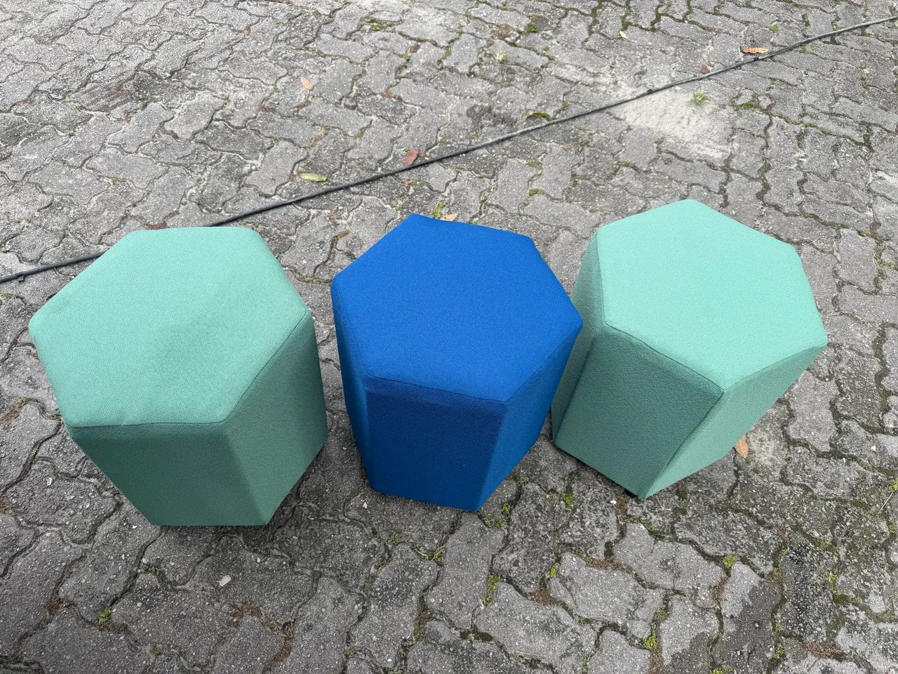 Hexagonal Puff453011333941176320