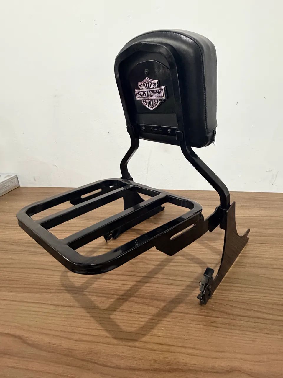 sissy bar cromado destacável compatível com os modelos Harley-Davidson fatboy - Foto 2