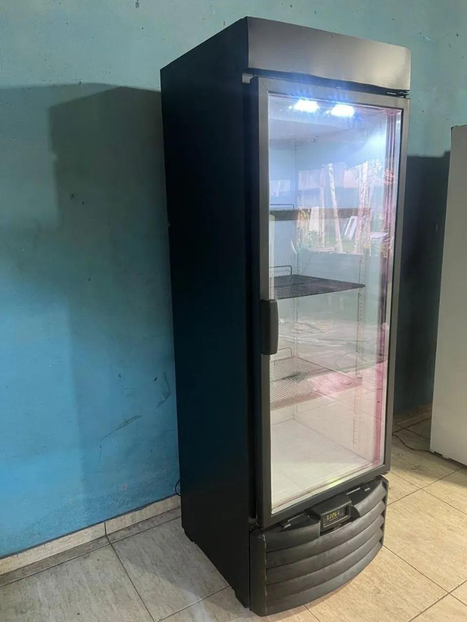 Expositor de bebidas + entrega grátis , e em ótimo estado  - Foto 3