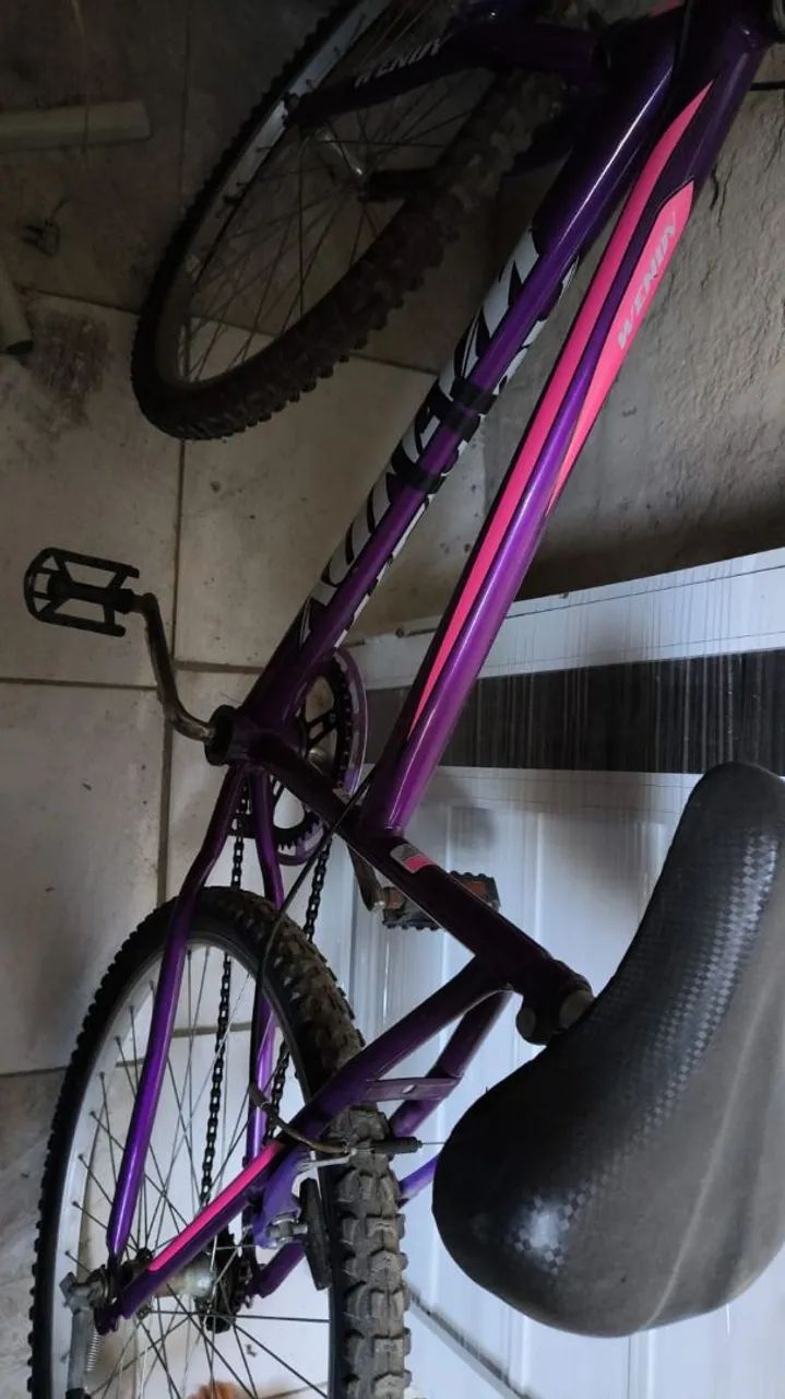 VENDO BICICLETA ROXA ARO 26