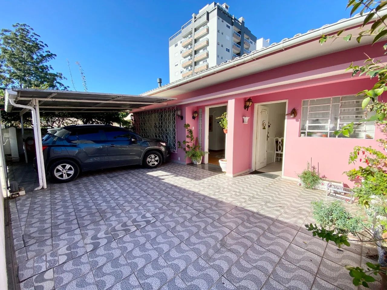 Casa com 05 dormitórios no Estreito, em Florianópolis/SC! - Foto 2