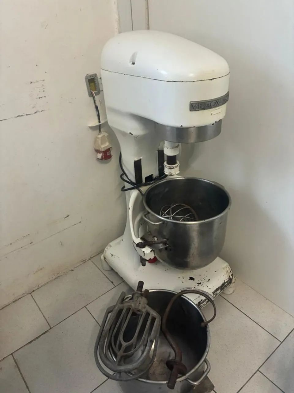 Vendo Batedeira industrial VELOX 36L - Foto 2