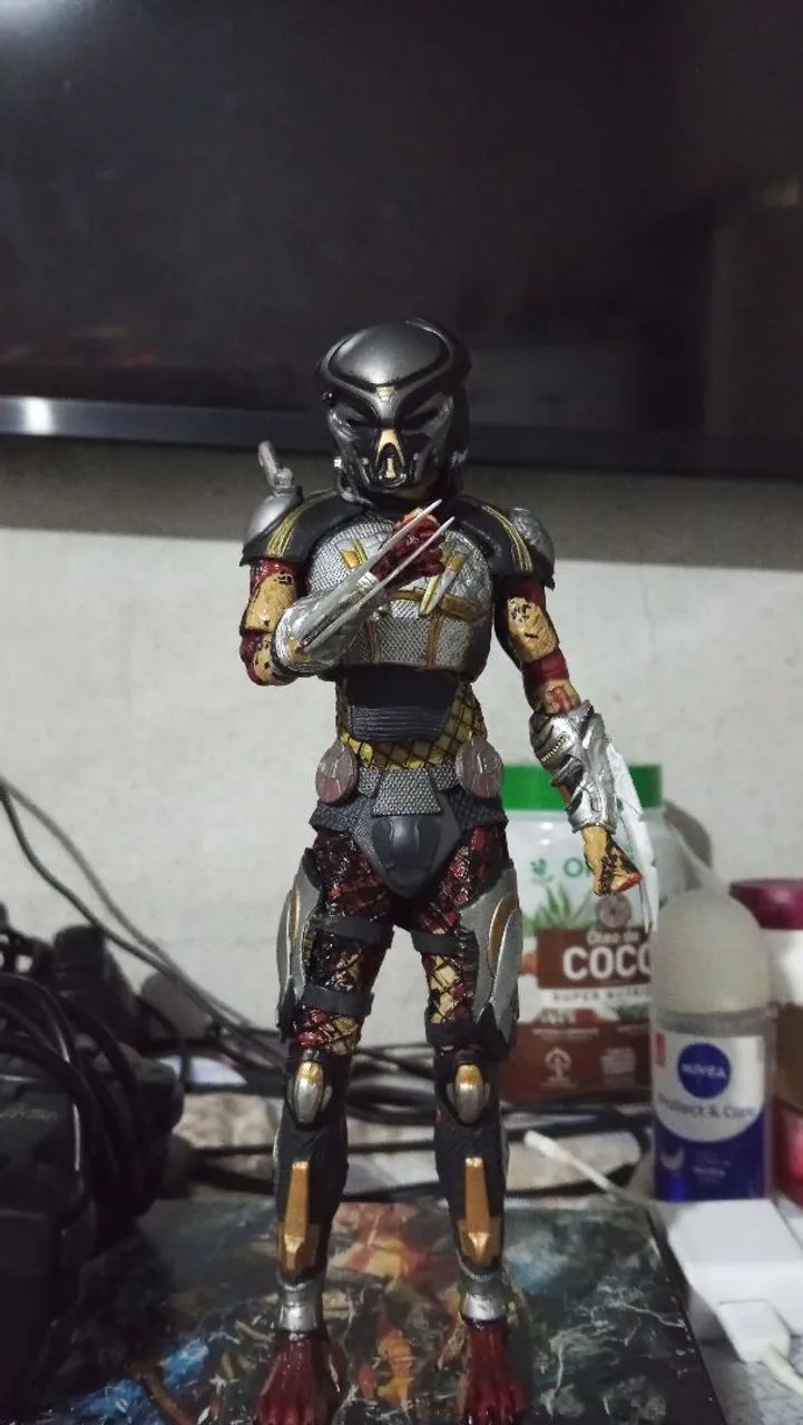 Vendo predador Neca  - Foto 2