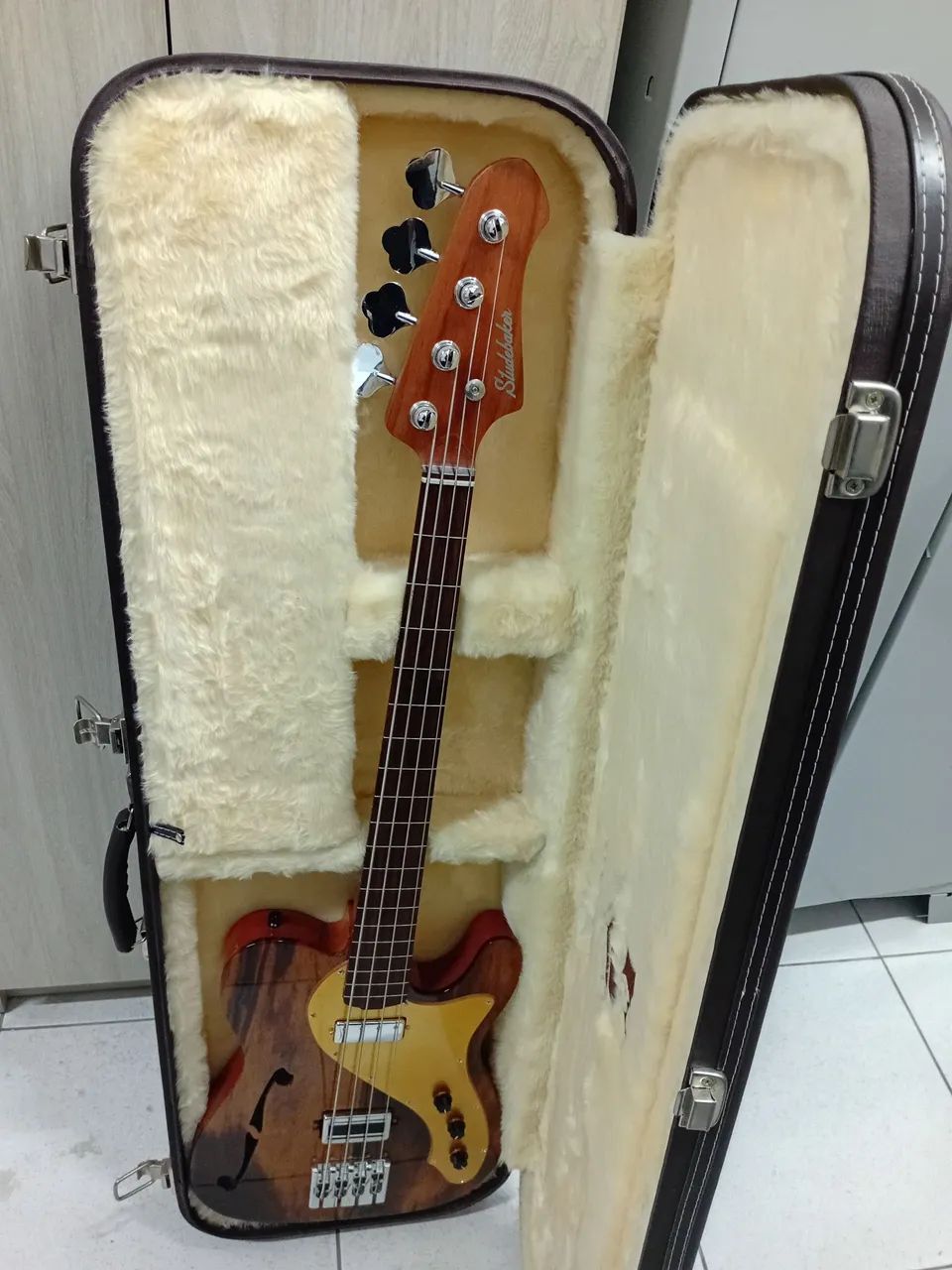 Baixo fratless telecaster studbacker
