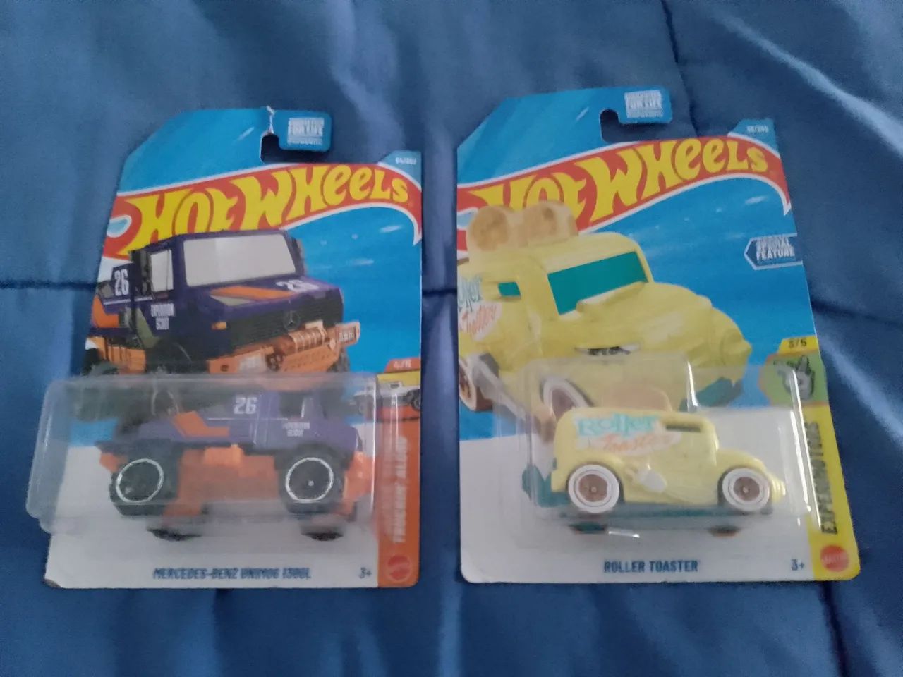 Carrinhos hot Wheels.