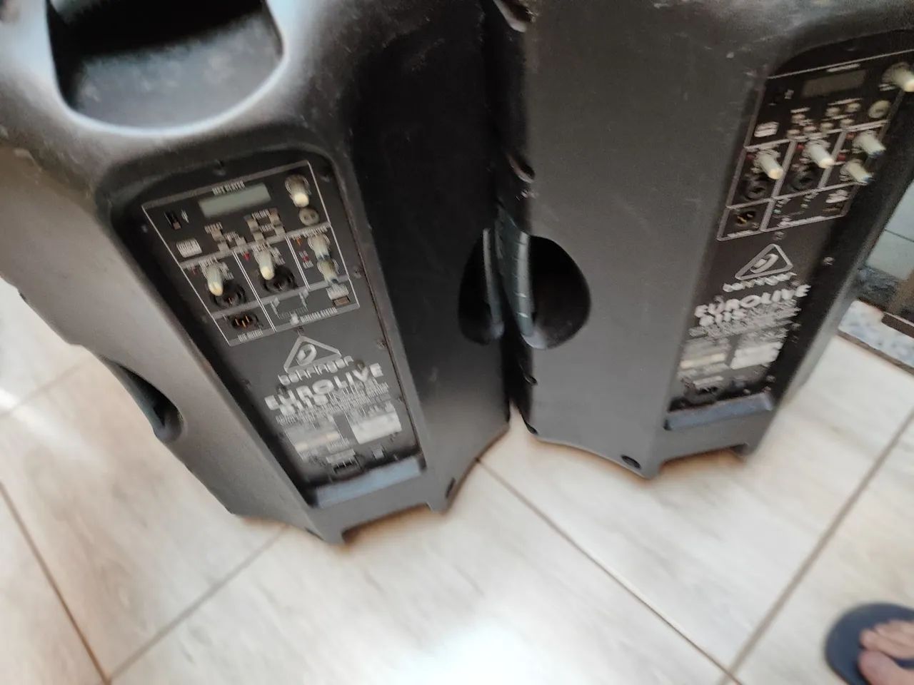 Caixa de Som Ativa Behringer Eurolive B115MP3 - Foto 4