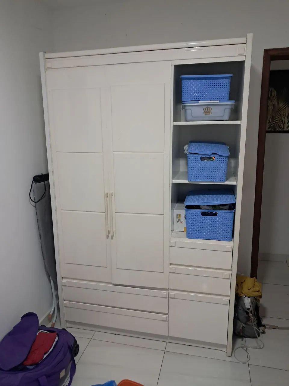 Roupeiro e comoda de criança 