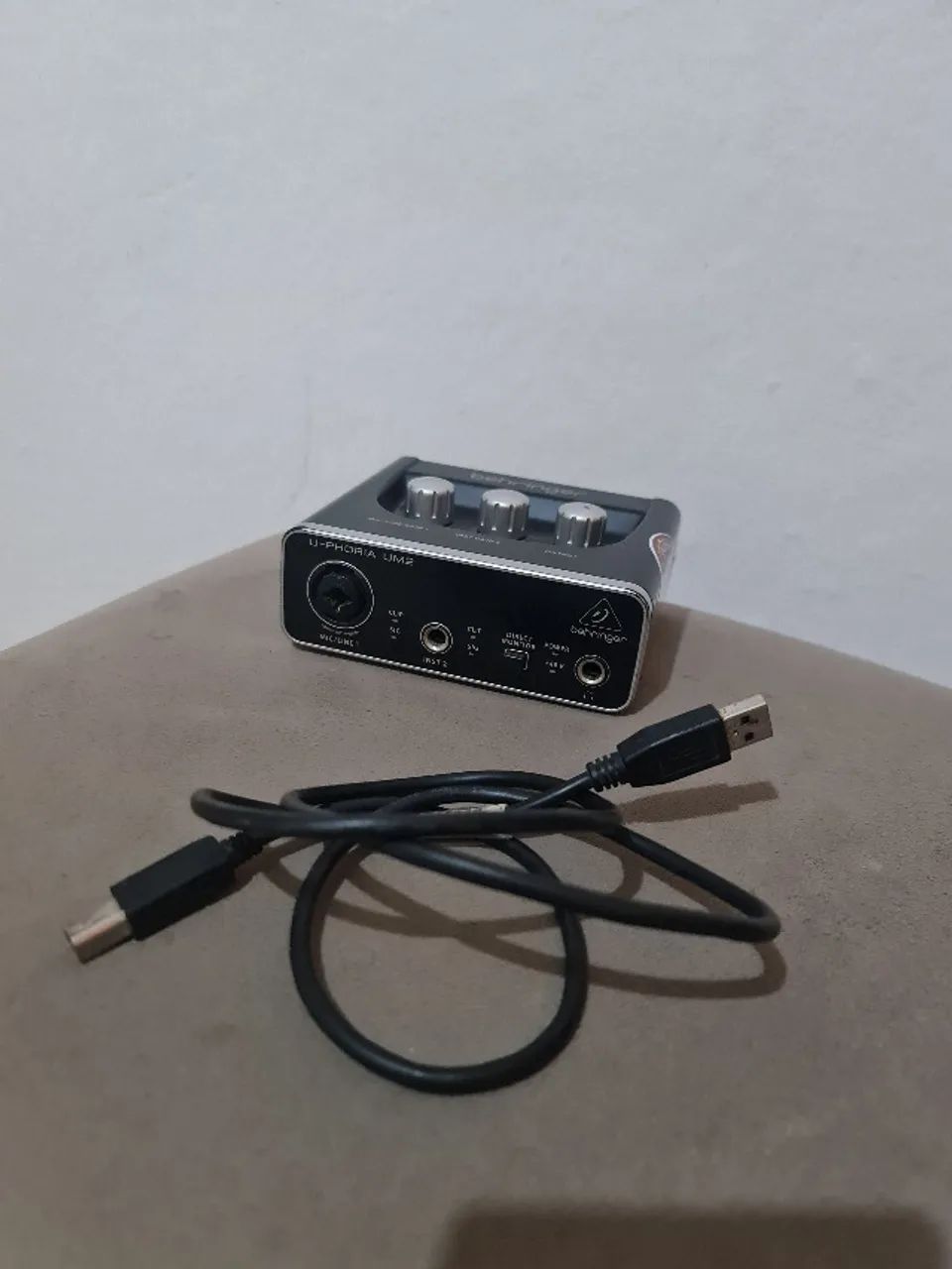 interface de áudio - beringher UM2 u-phoria - Foto 2