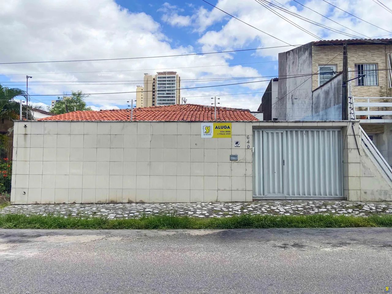 Casa com 4 suítes, quintal e 4 vagas no Bairro de Fátima