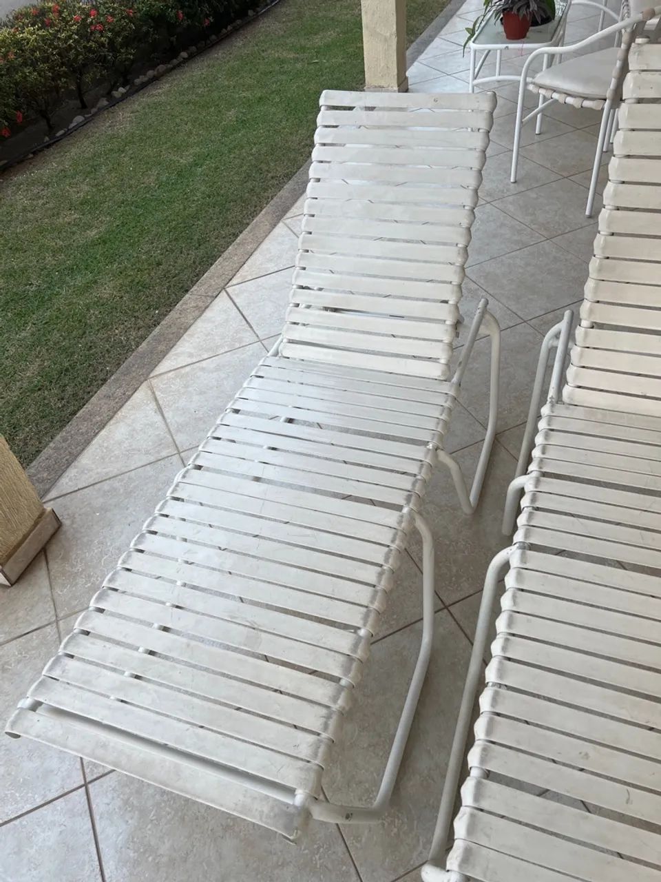 Vendo espreguiçadeiras de piscina 
