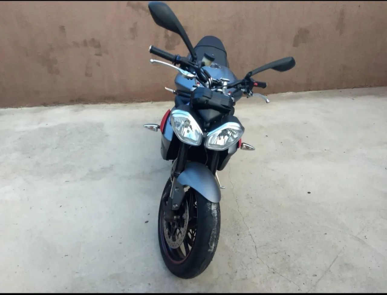 Triumph 675 - Foto 4