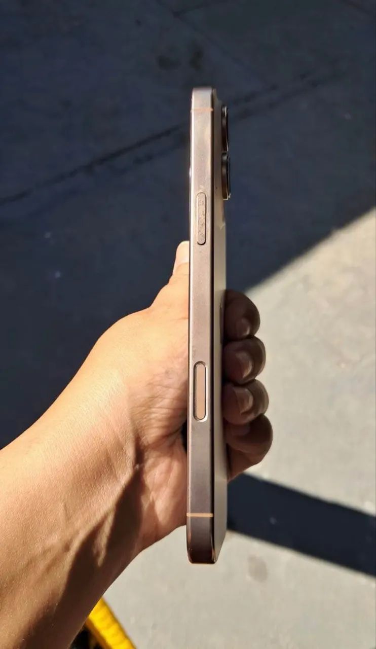 iPhone 16 pro Max  - Foto 2