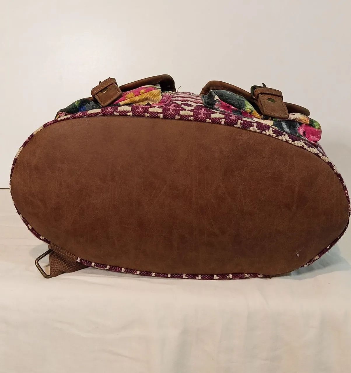 Mochila couro e tecido  - Foto 4