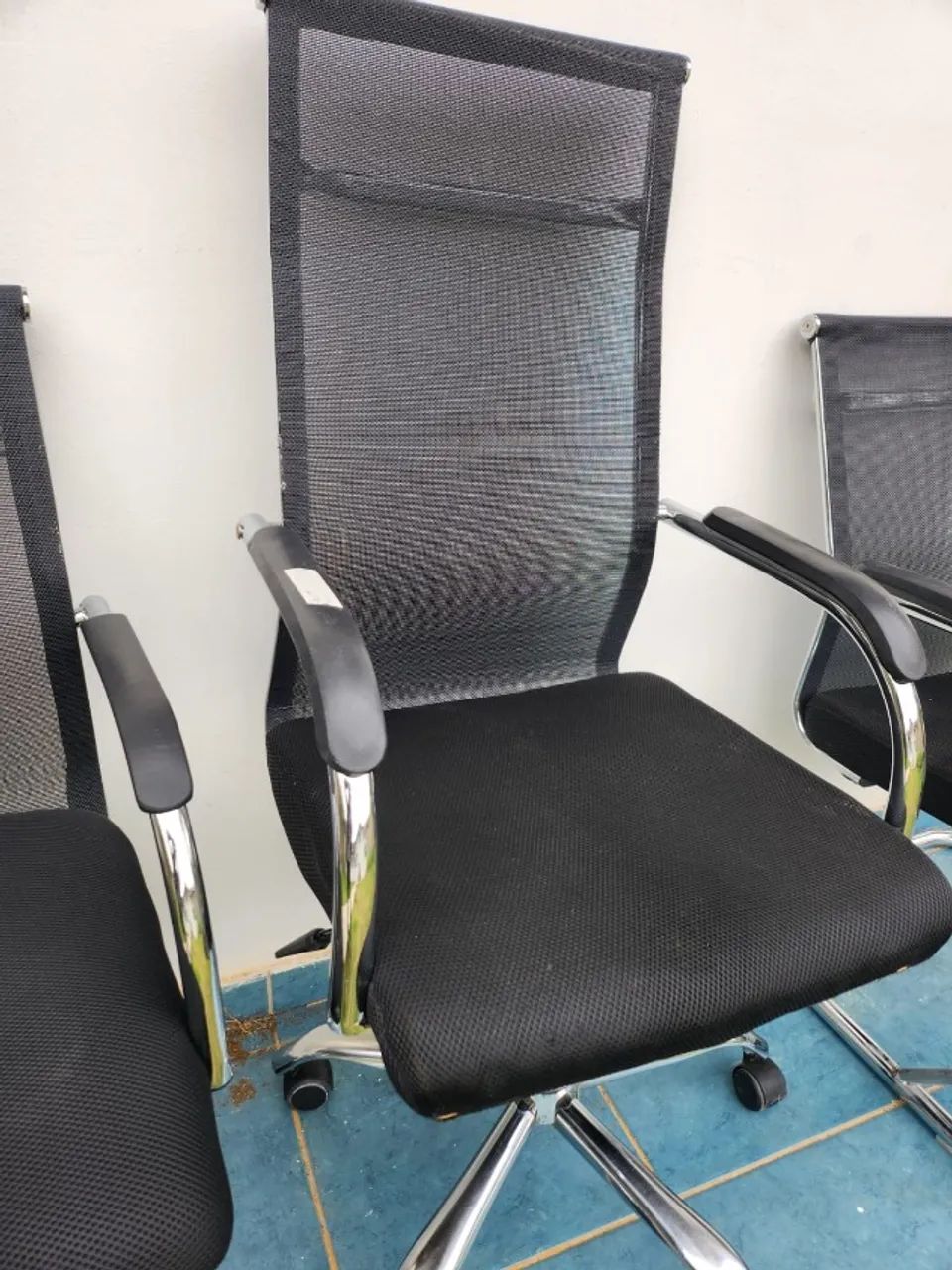 Vendo cadeiras em perfeito estado - Foto 3