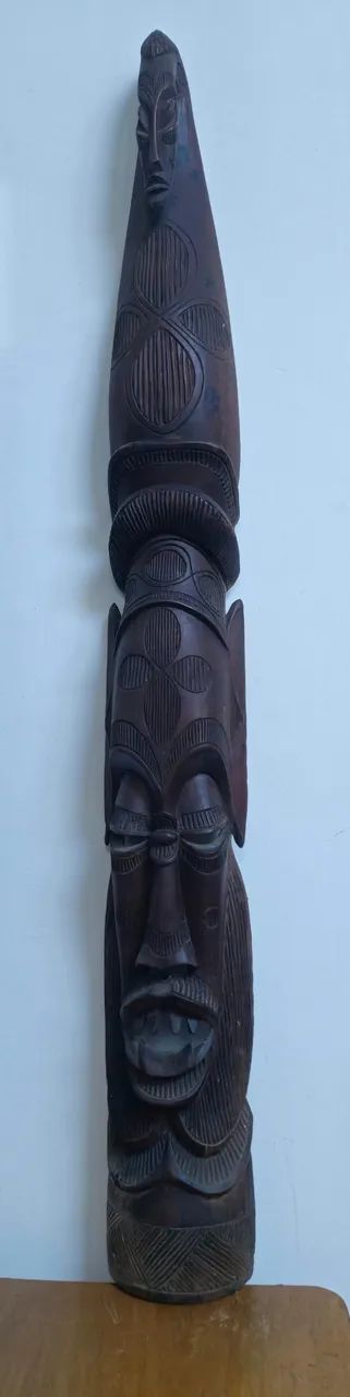 Toten - Escultura em jacarandá