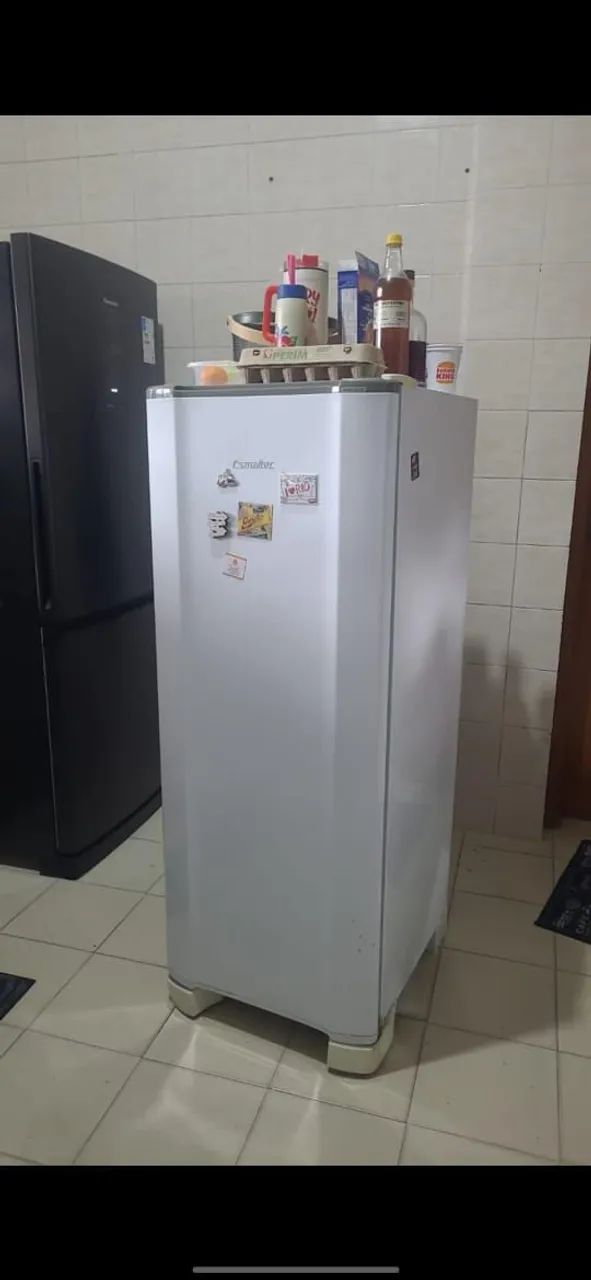 Vendo geladeira Esmaltec 