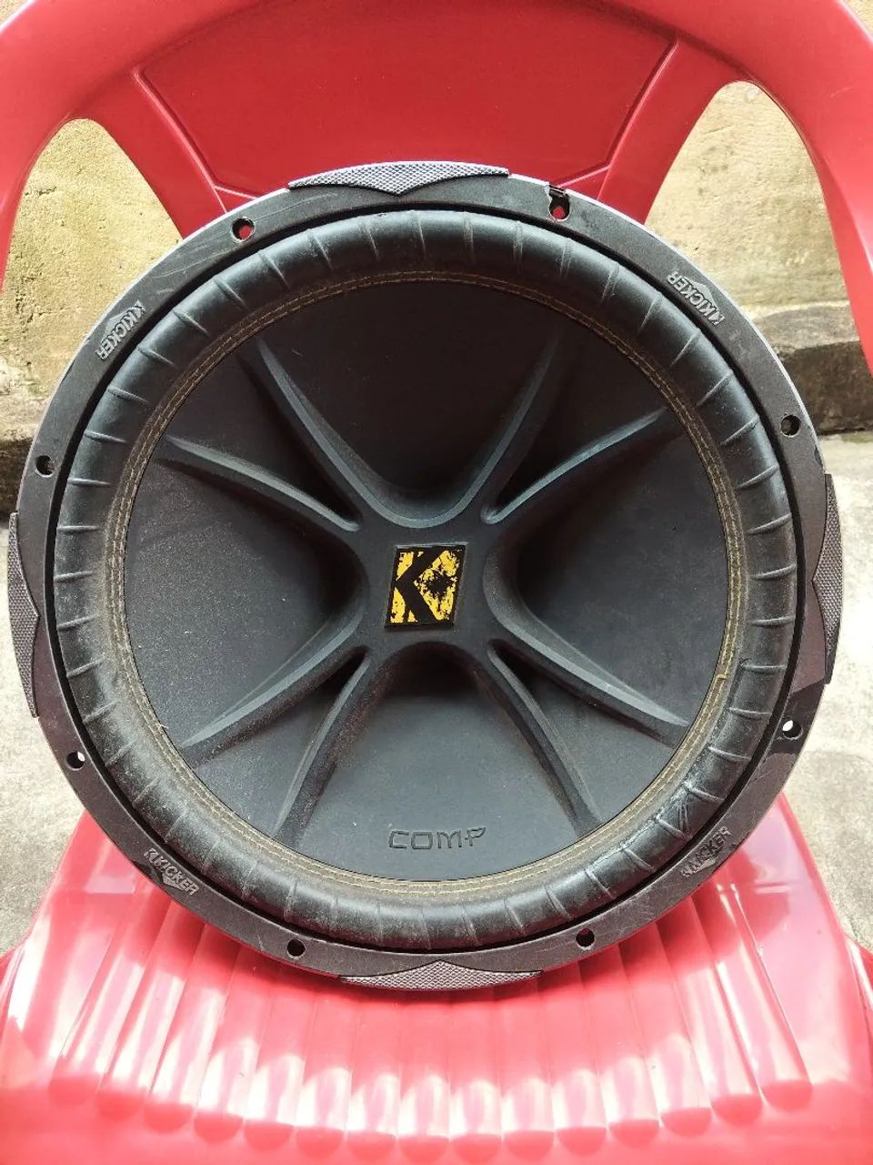 Auto falante 15 polegadas kiker comp toca muito