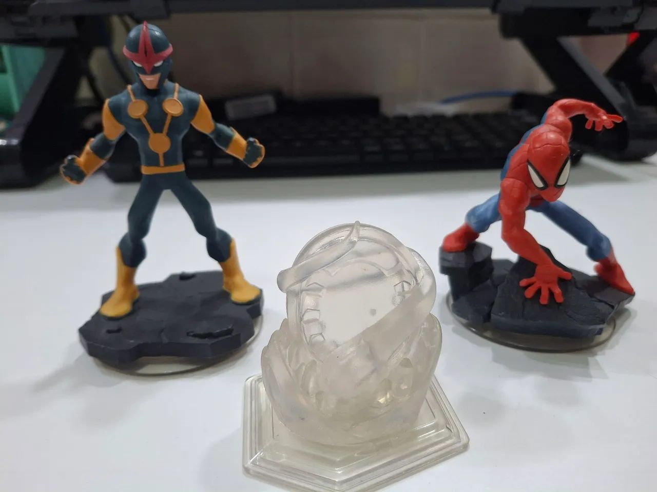 Disney Infinity  - kit Homem Aranha - Nova e Crystal - Foto 2