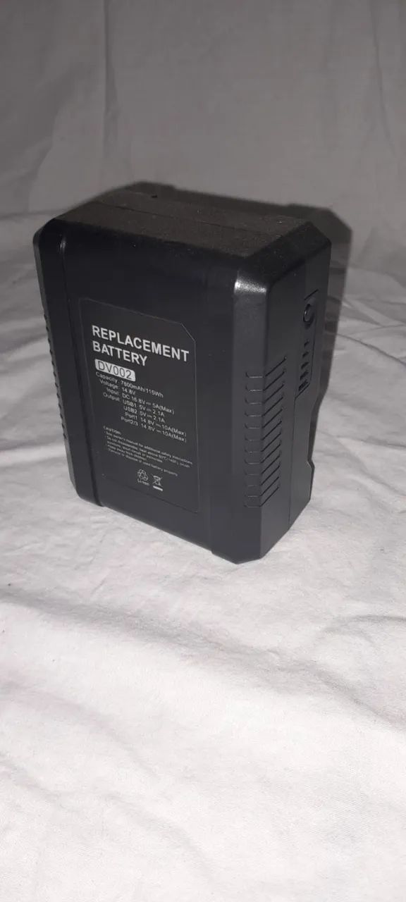 Blackmagic Cinema Camera 2.5k MFT c/ Shoulder Rig Completo - Foto 6