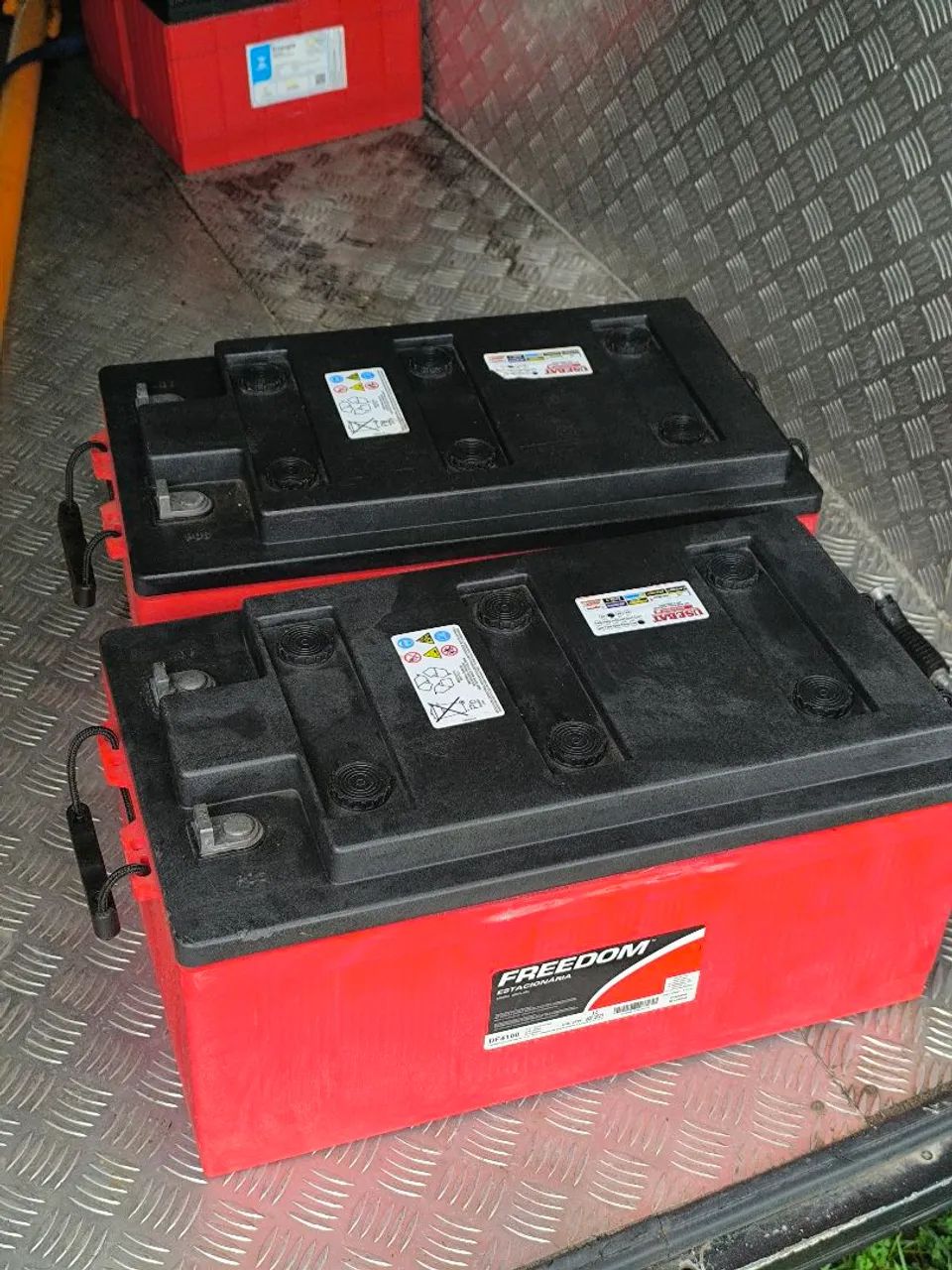 Bateria Freedom 240ah estacionária