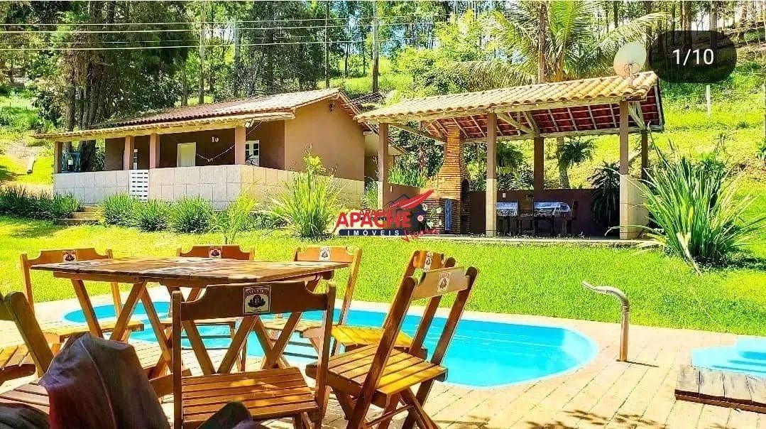 Sítio com lagoa, casa e restaurante a venda em Teixeira - MG