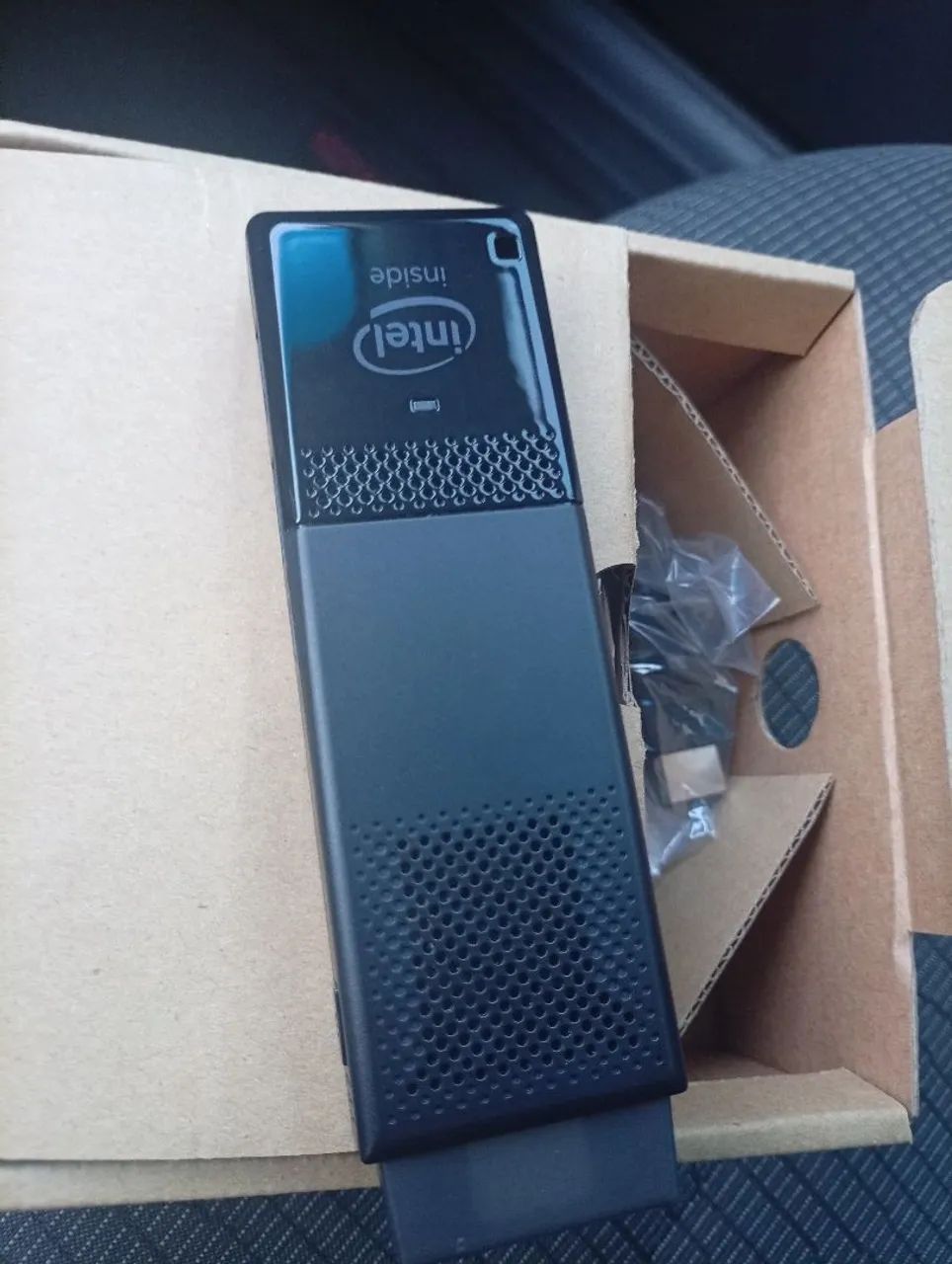 Computador portátil (INTEL COMPUTER STICK).