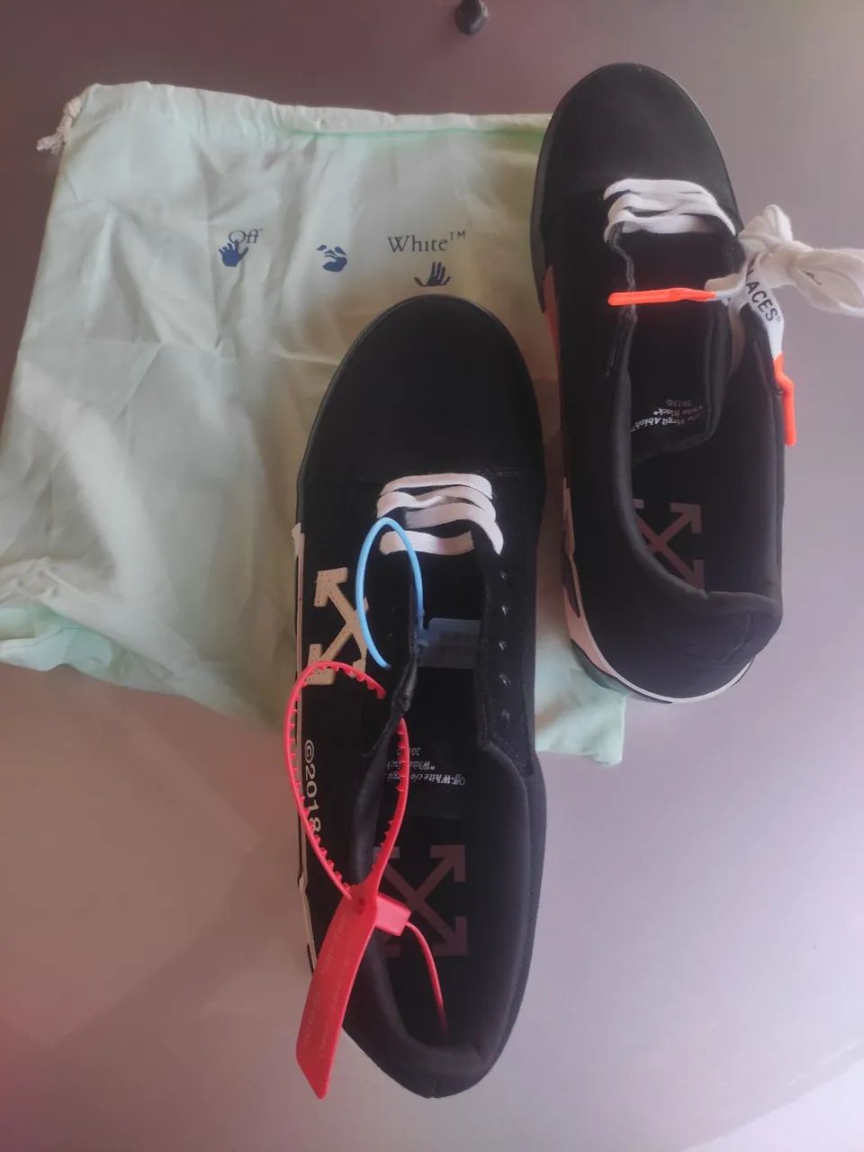 Tênis social Off White  - Foto 4